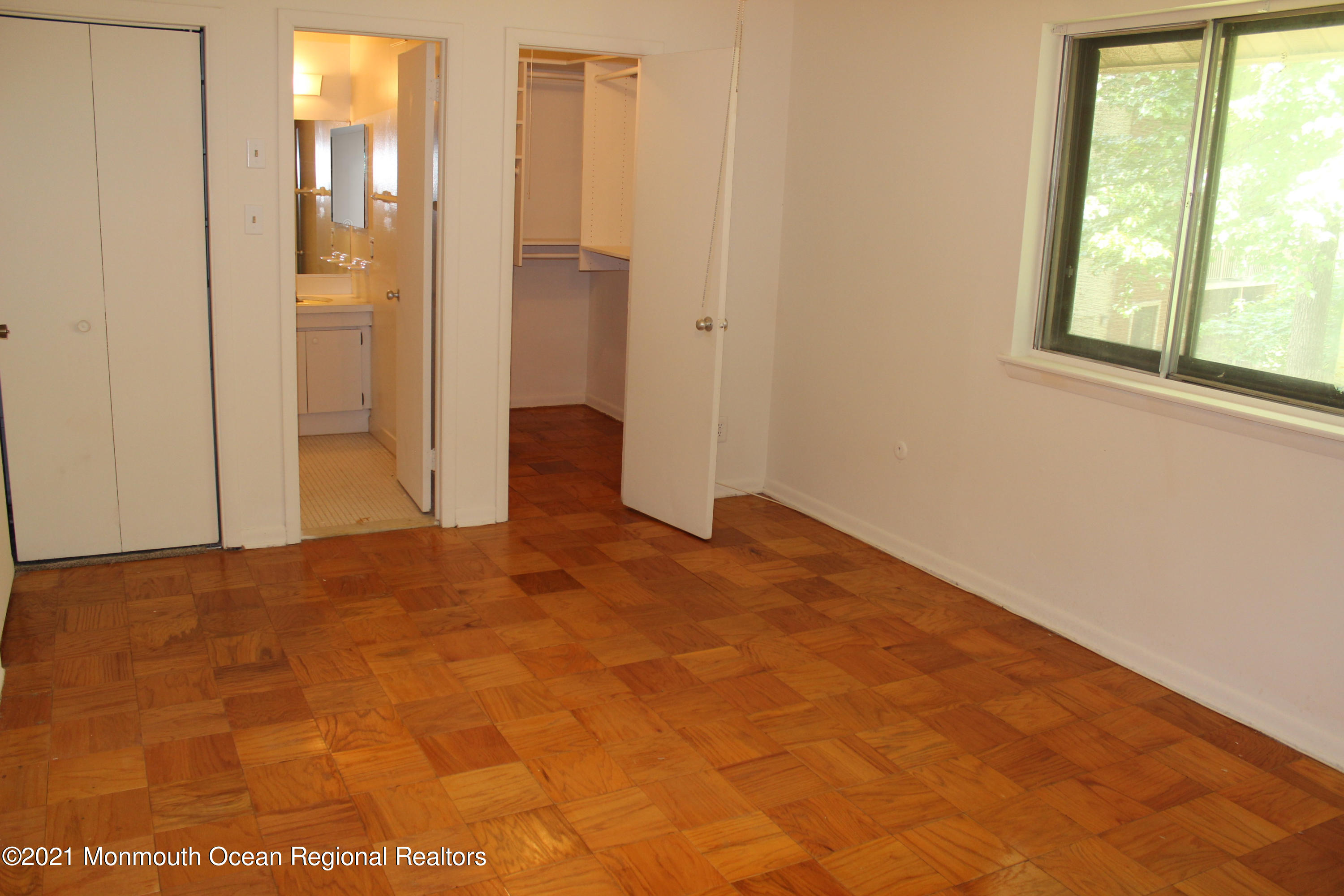 135 Echelon Road Voorhees, NJ 08043 - Photo 11 of 29 11 Master Bedroom