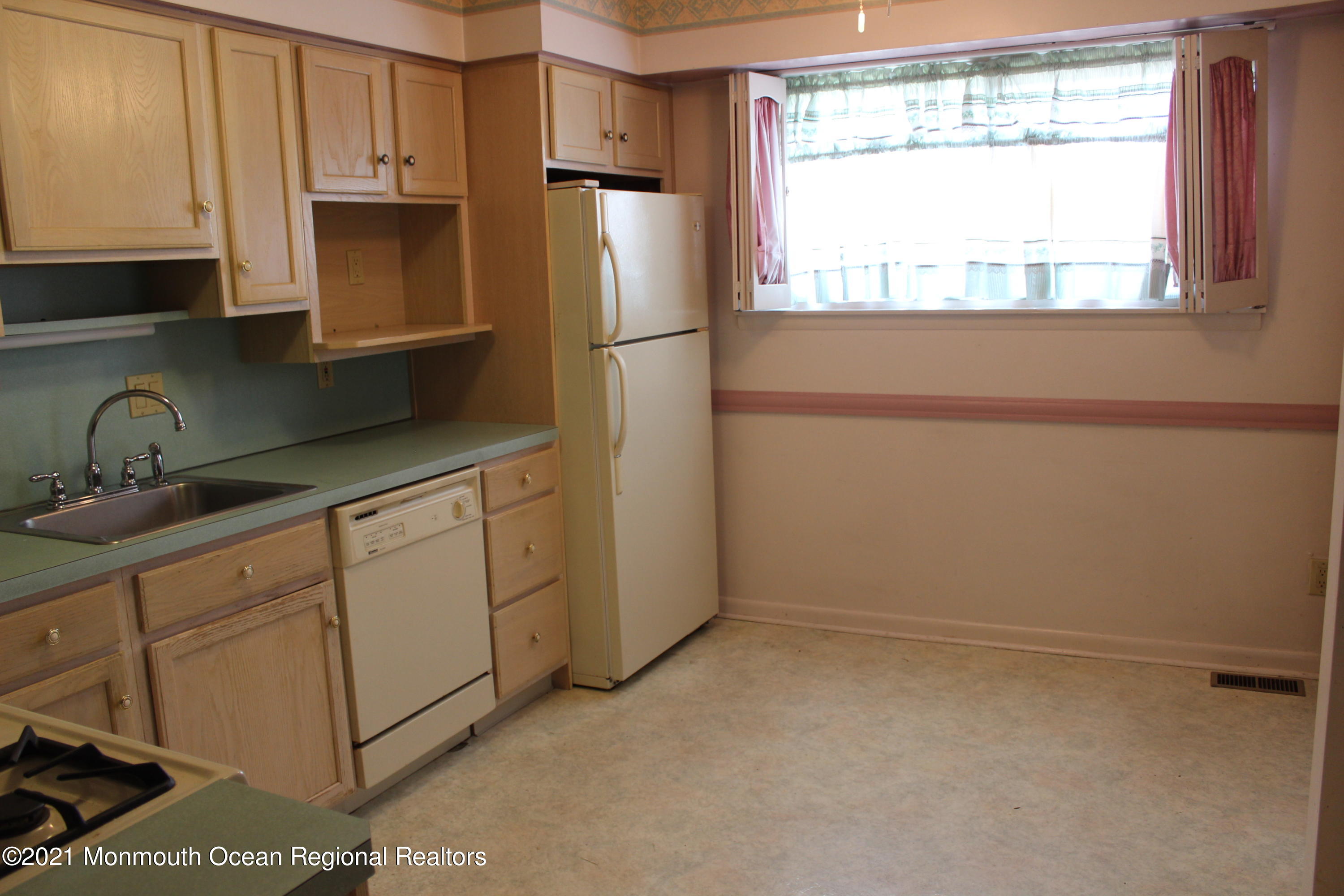 135 Echelon Road Voorhees, NJ 08043 - Photo 19 of 29 19 Kitchen