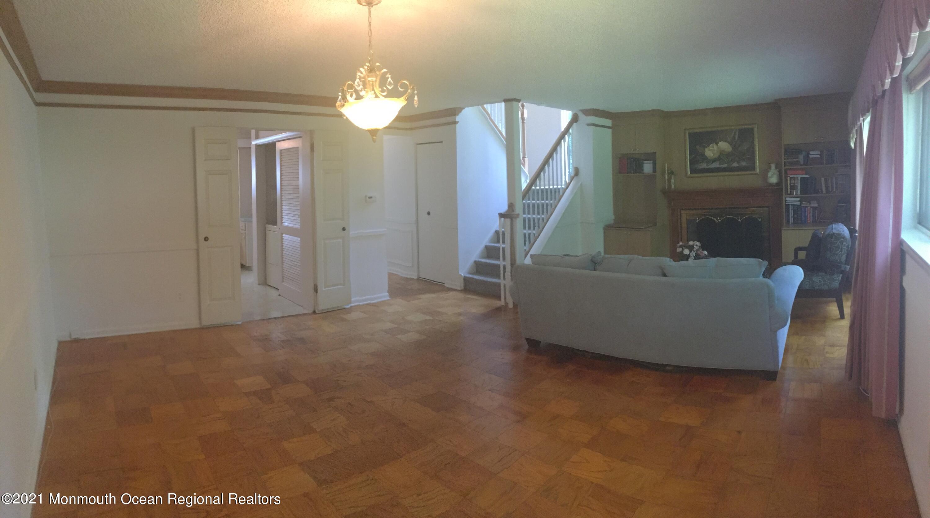 135 Echelon Road Voorhees, NJ 08043 - Photo 5 of 29 5 Dining Room