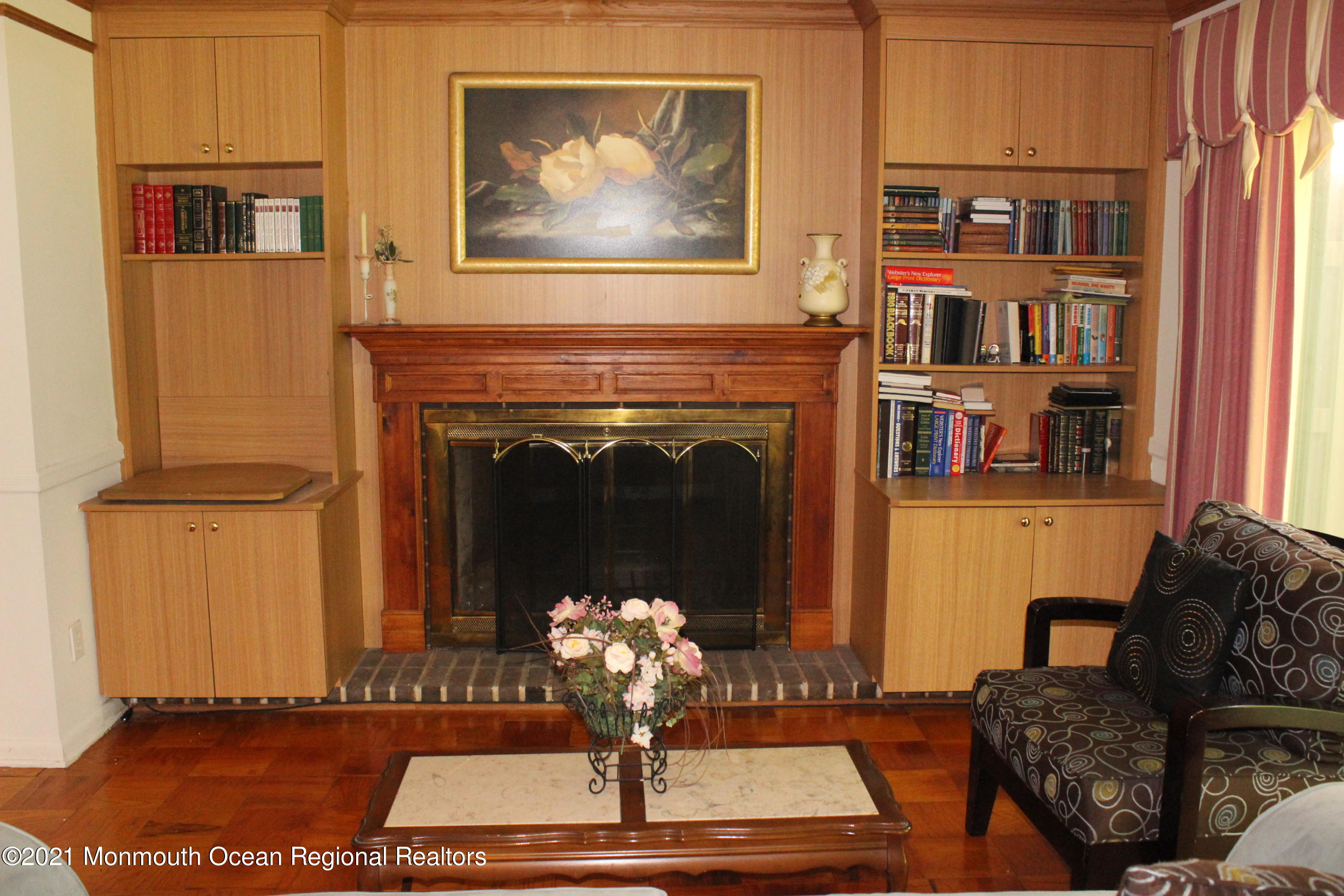 135 Echelon Road Voorhees, NJ 08043 - Photo 7 of 29 7 Living Room