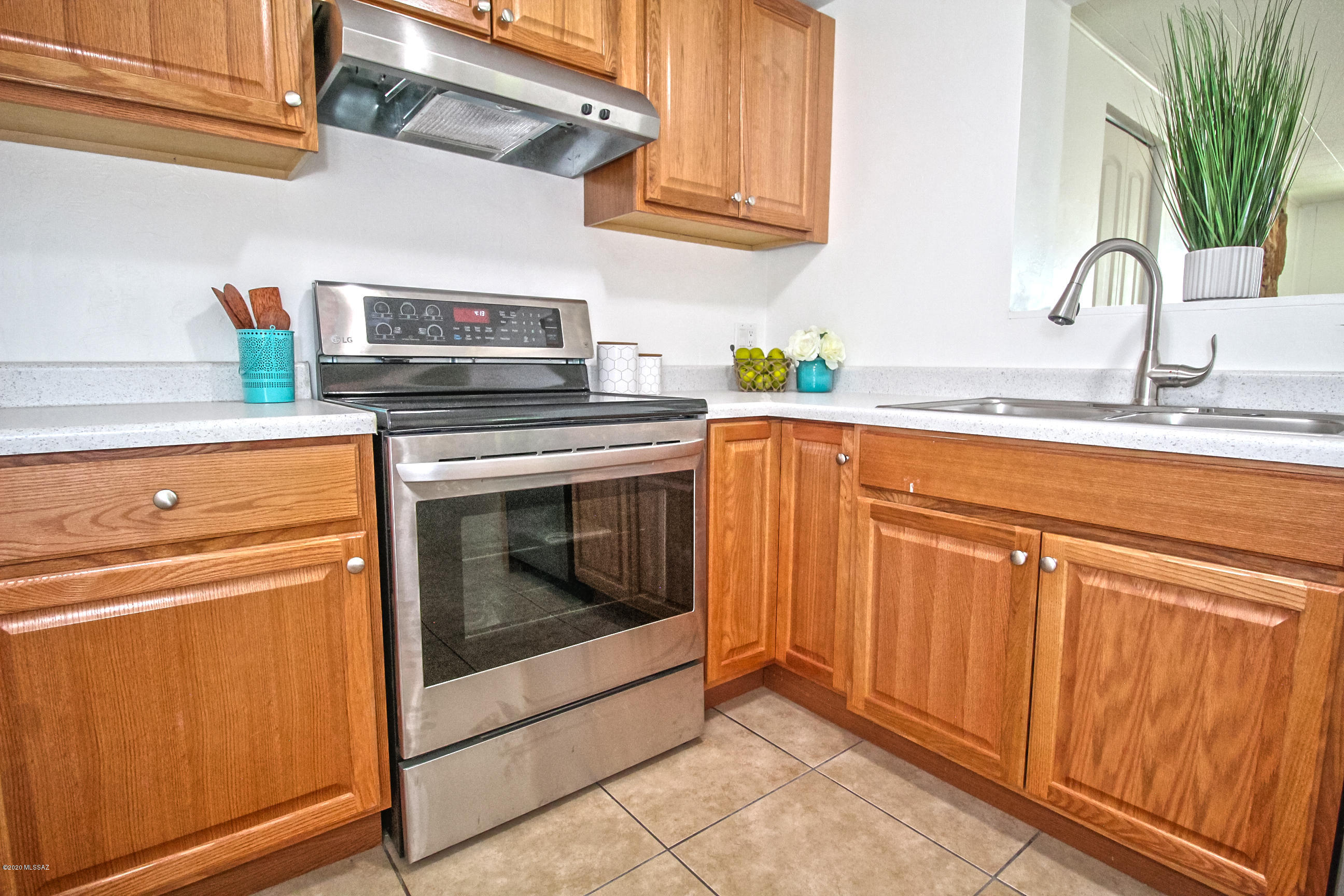 6051 North Oracle Jaynes Station Road Tucson, AZ 85741 - Photo 6 of 50 Gallery Image 6