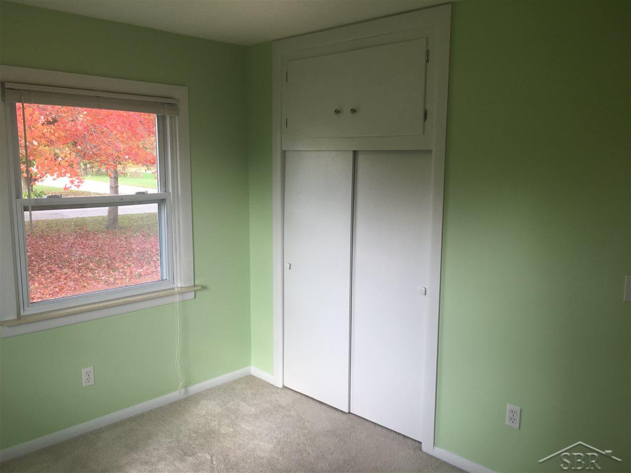 8465 Ederer Road Saginaw, MI 48609 - Photo 13 of 26 31306660-13.JPG