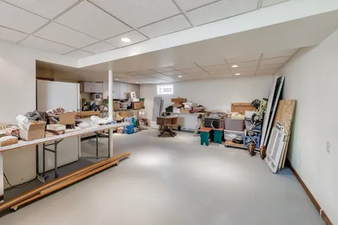 a picture of a bench in floor plan