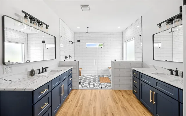 $879,900 | 921 Santa Cruz Lane, Corpus Christi, TX 78415