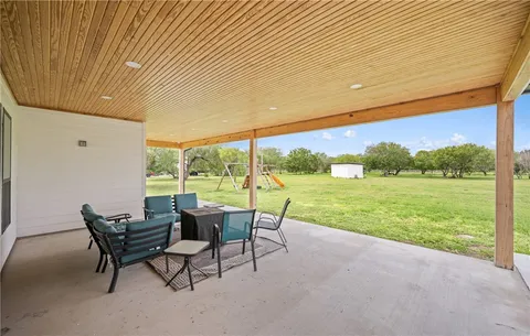 $879,900 | 921 Santa Cruz Lane, Corpus Christi, TX 78415