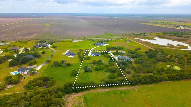 $879,900 | 921 Santa Cruz Lane, Corpus Christi, TX 78415