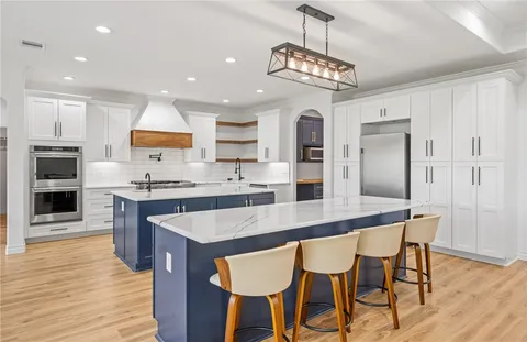 $879,900 | 921 Santa Cruz Lane, Corpus Christi, TX 78415