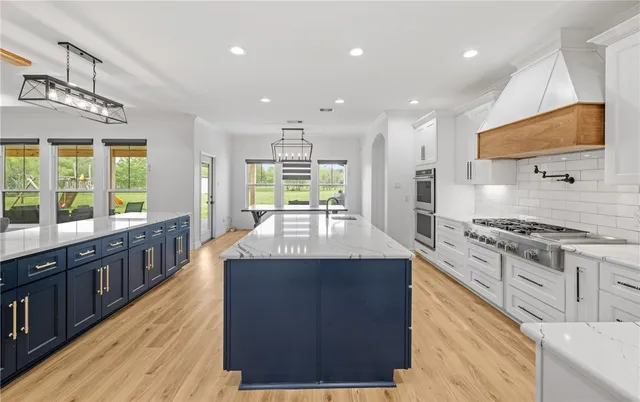 $879,900 | 921 Santa Cruz Lane, Corpus Christi, TX 78415