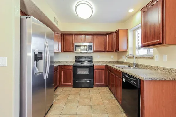 $2,620 | 7816 South 48th Drive, Laveen, AZ 85339