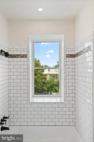 $2,250,000 | 131 11th Street Northeast, Unit 3, Washington, DC 20002