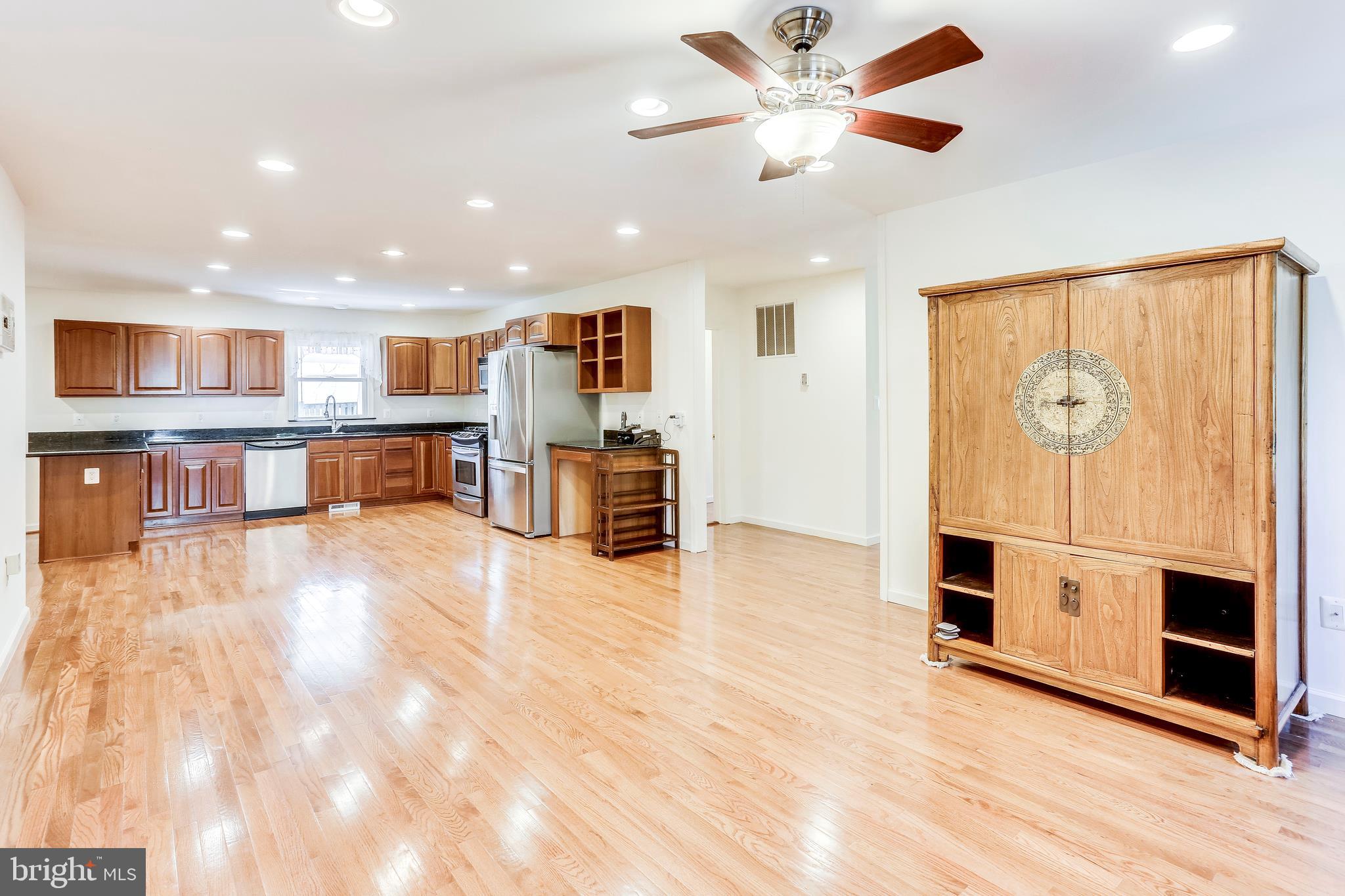 1745 Anderson Road Falls Church, VA 22043 - Photo 10 of 41 Kitchen