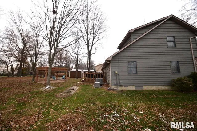 $260,000 | 824 North McCauley Lane, Mount Vernon, IL 62864