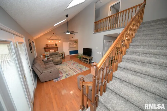 $260,000 | 824 North McCauley Lane, Mount Vernon, IL 62864