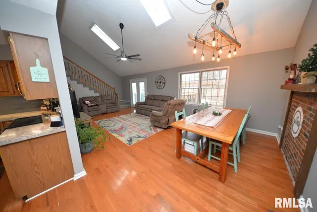 $260,000 | 824 North McCauley Lane, Mount Vernon, IL 62864