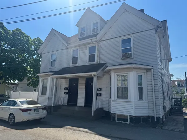 $2,000 | 12 Bedford Street, Unit 1, Waltham, MA 02453