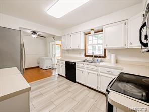 52010 11 Mile Road South Lyon, MI 48178 - Photo 5 of 50