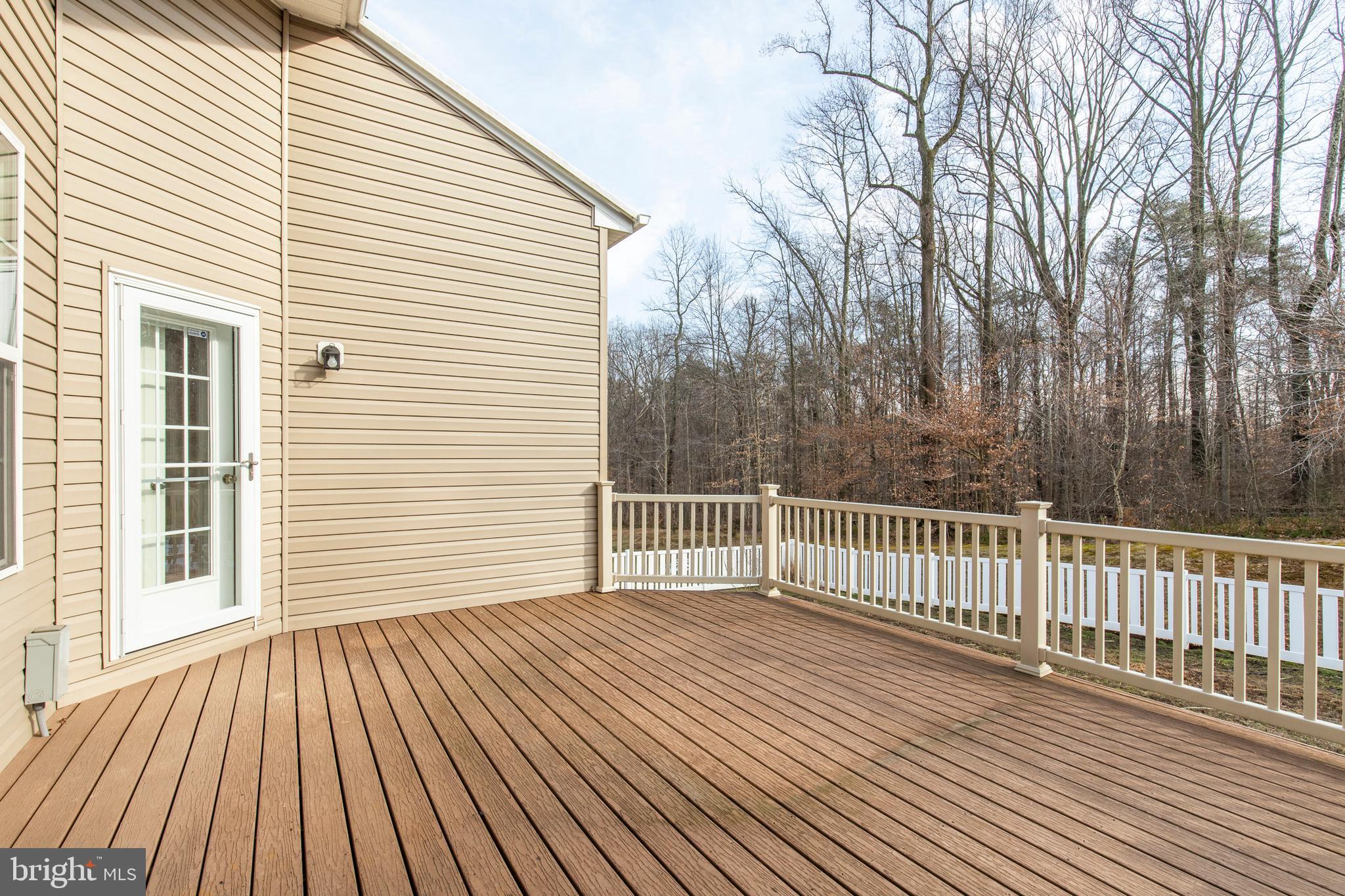 428 Welsh Hill Road Newark, DE 19702 - Photo 25 of 31 Deck with Private Access from Master Suite