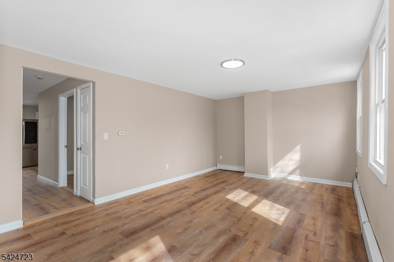 75 Garfield Avenue Paterson, NJ 07522 - Photo 14 of 29
