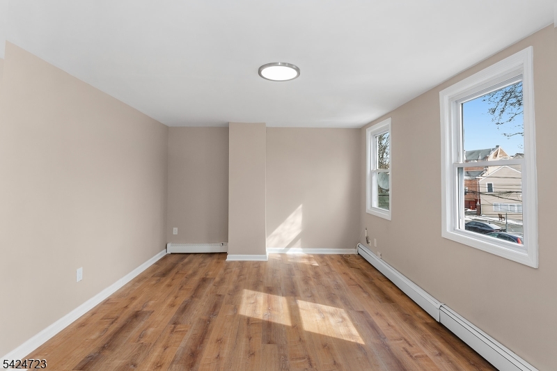 75 Garfield Avenue Paterson, NJ 07522 - Photo 15 of 29