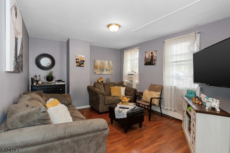 75 Garfield Avenue Paterson, NJ 07522 - Photo 4 of 29