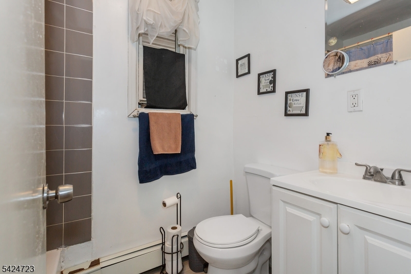 75 Garfield Avenue Paterson, NJ 07522 - Photo 8 of 29
