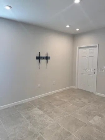 $1,900 | 1210 Port Blue Way, Lady Lake, FL 32159
