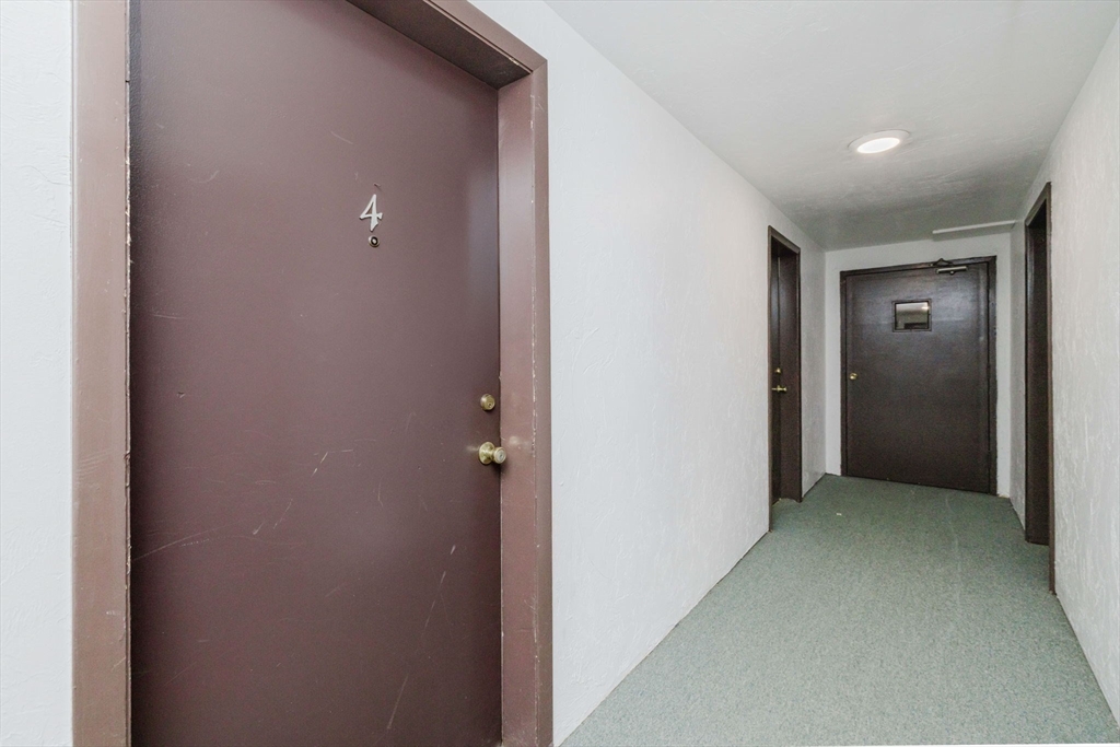 16 Erick Road, Unit 4 Mansfield, MA 02048 - Photo 4 of 15