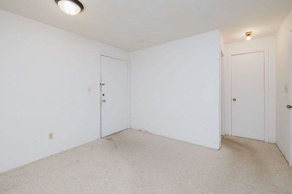 16 Erick Road, Unit 4 Mansfield, MA 02048 - Photo 6 of 15