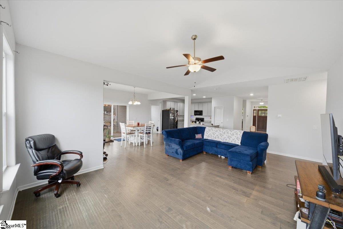 3542 Highway 414 Landrum, SC 29356 - Photo 18 of 30