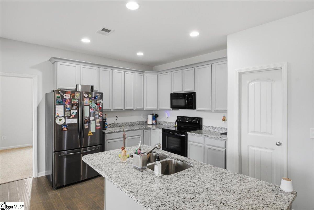 3542 Highway 414 Landrum, SC 29356 - Photo 3 of 30