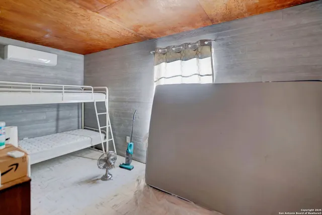 $245,000 | 1849 North Little Creek Road, Utopia, TX 78884