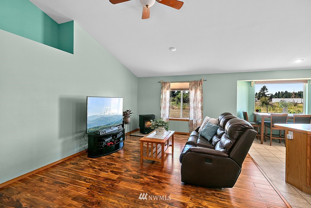 5121 183rd Lane Southwest Rochester, WA 98579 - Photo 14 of 31 a living room with furniture