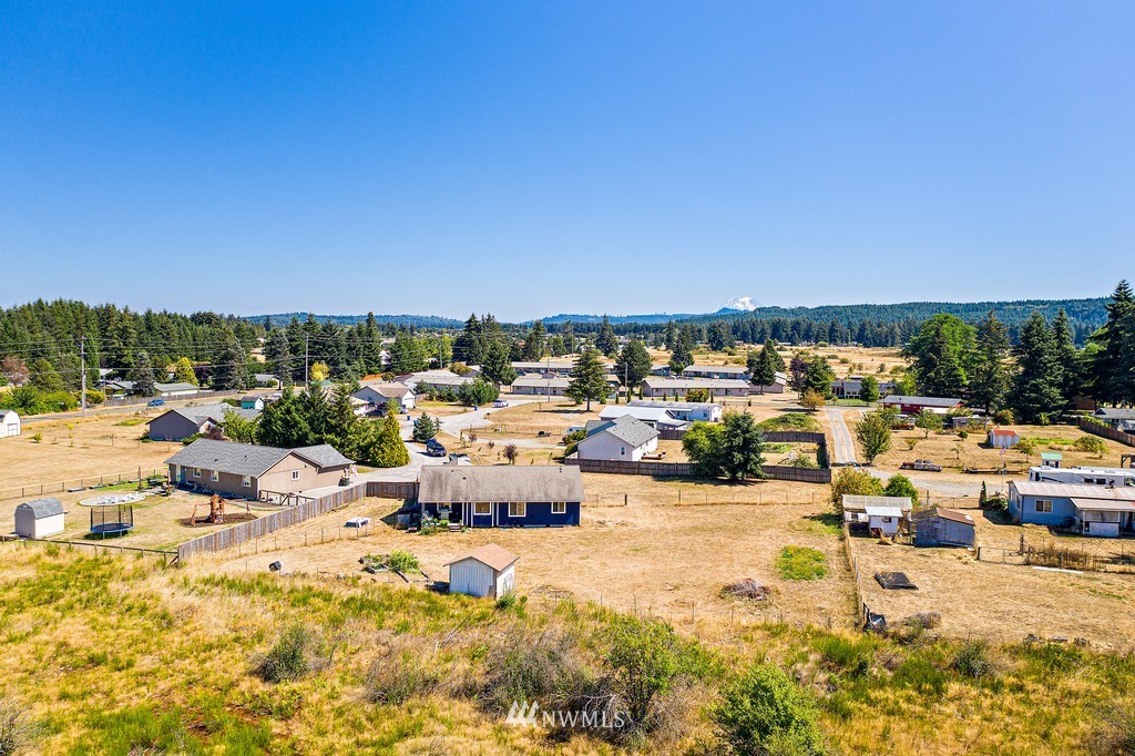 5121 183rd Lane Southwest Rochester, WA 98579 - Photo 29 of 31 a view of a terrace with chairs