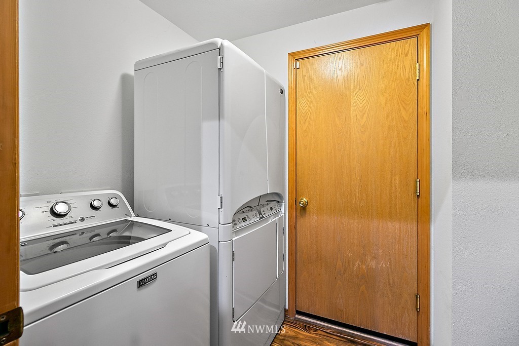 5121 183rd Lane Southwest Rochester, WA 98579 - Photo 10 of 31 a utility room with dryer and washer