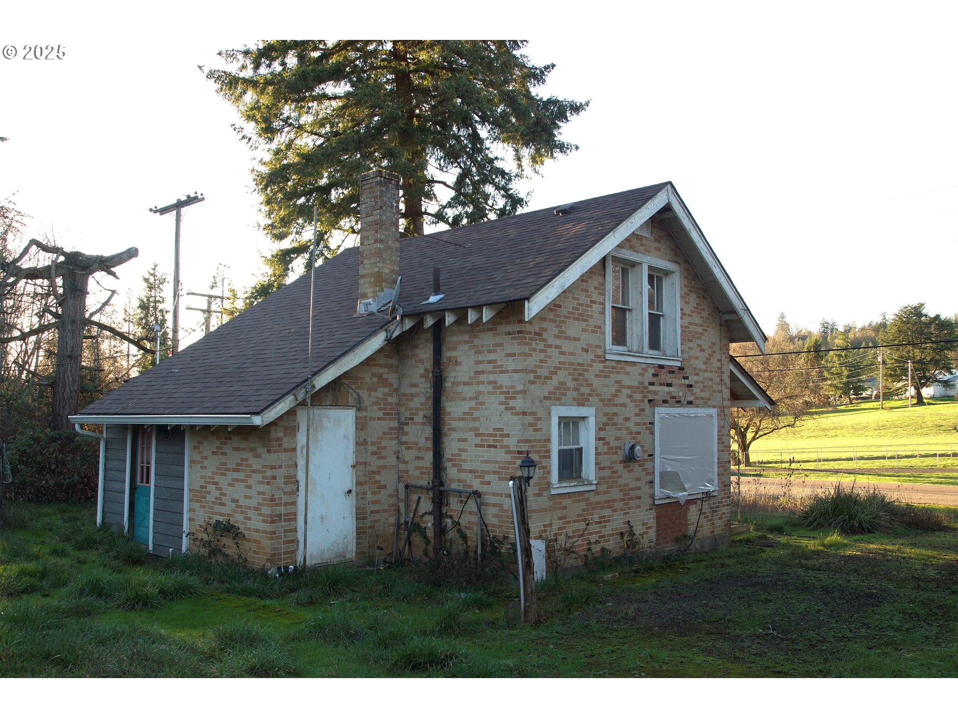 155 Driver Valley Road Oakland, OR 97462 - Photo 4 of 15 a view of a yard in front of house