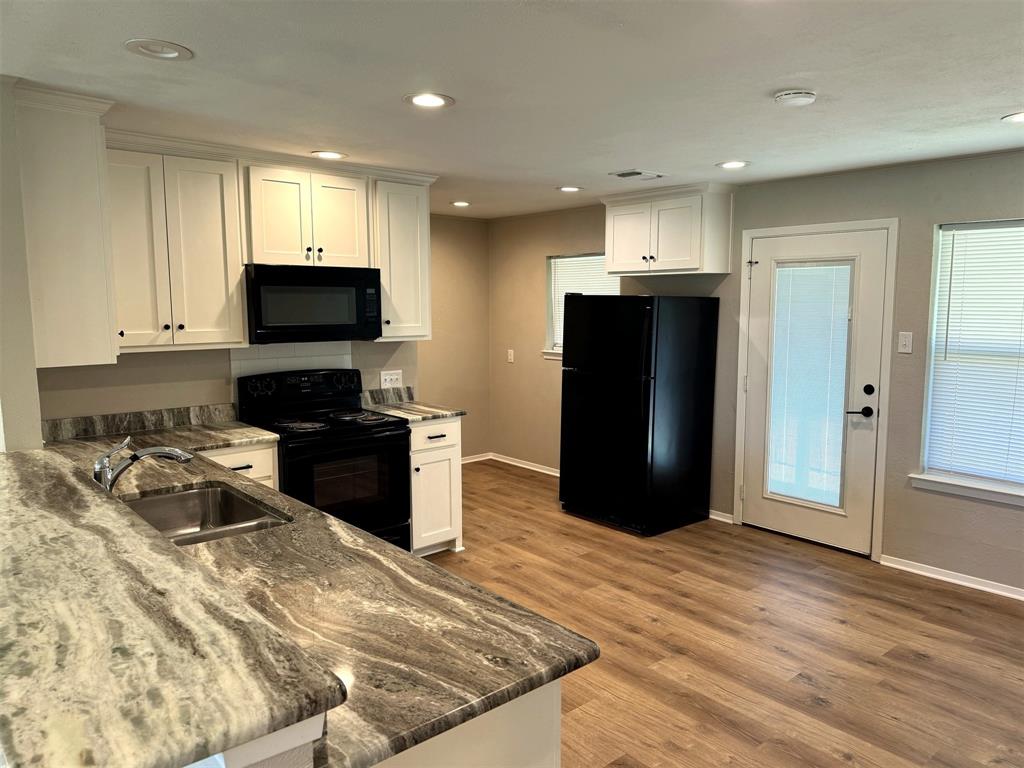 321 East Lake Street Krum, TX 76249 - Photo 11 of 24