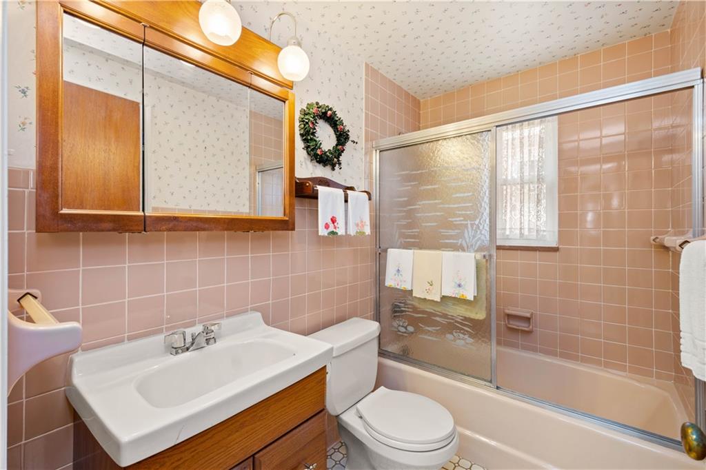 5068 Grove Road Pittsburgh, PA 15236 - Photo 13 of 24 Gallery Image 13