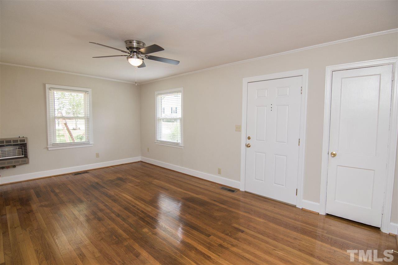 2701 Knowles Street Raleigh, NC 27603 - Photo 4 of 17