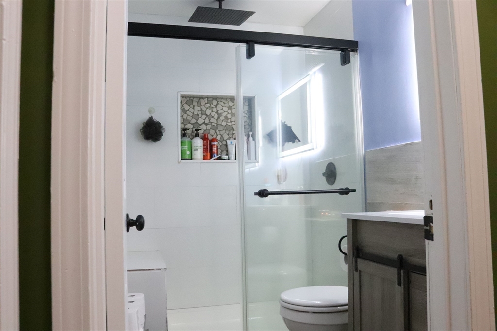 312 Water Street, Unit 4 Lawrence, MA 01841 - Photo 10 of 10