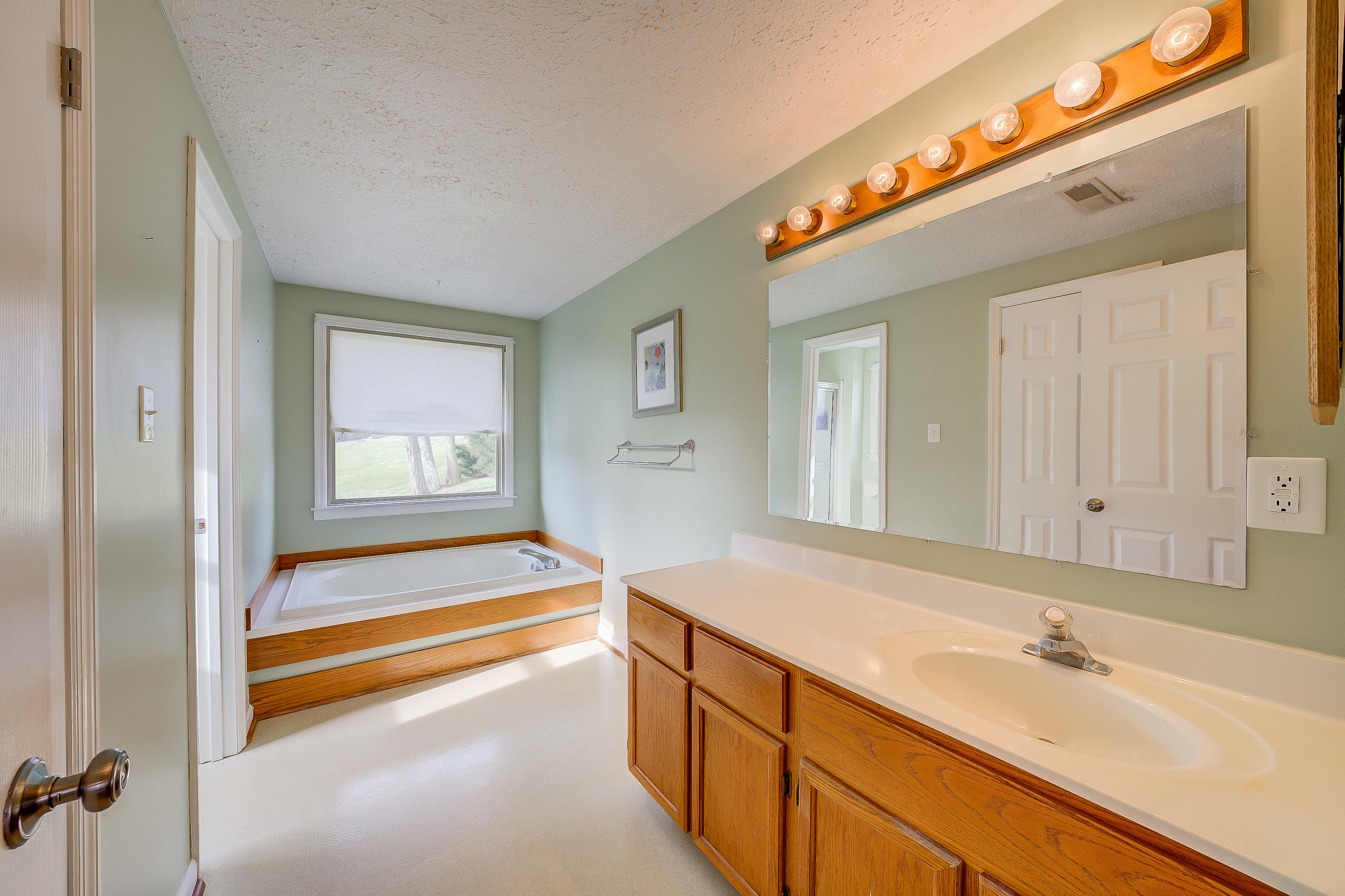 1270 Muse Road Fincastle, VA 24090 - Photo 11 of 29 Bathroom 1