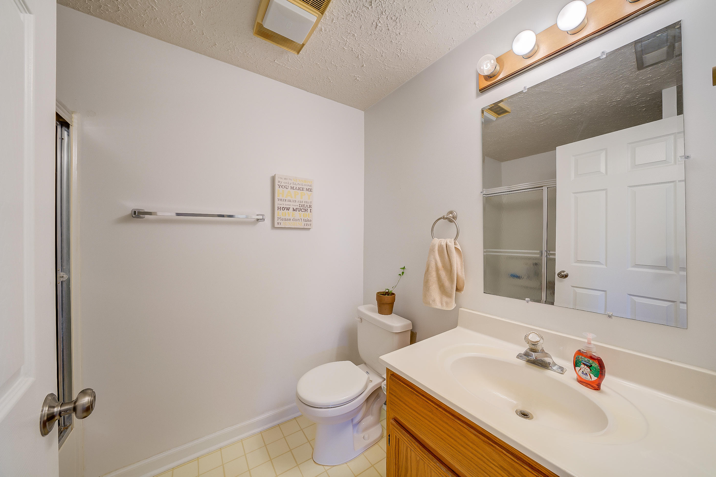 1270 Muse Road Fincastle, VA 24090 - Photo 15 of 29 Bathroom 2