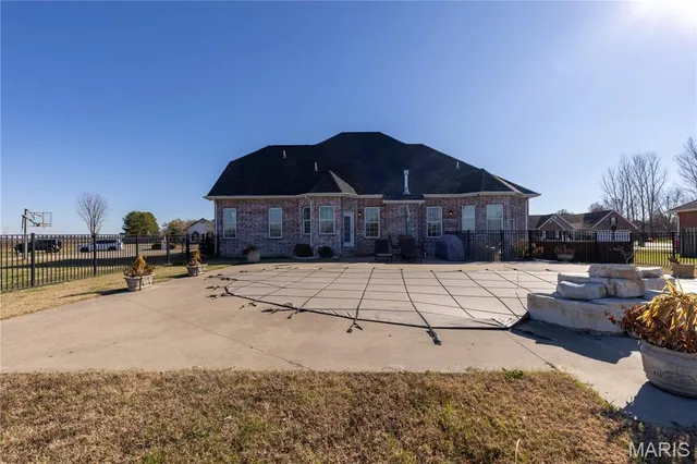 $695,000 | 1304 Primrose Road, Sikeston, MO 63801
