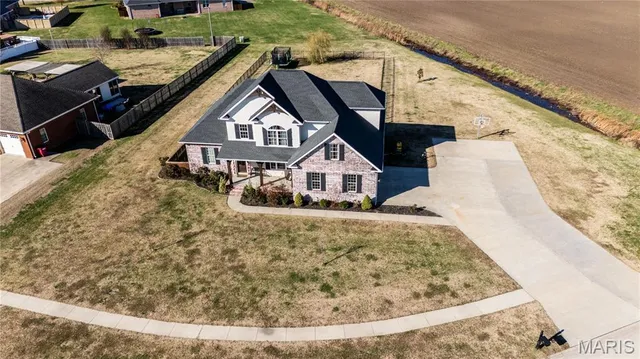 $695,000 | 1304 Primrose Road, Sikeston, MO 63801