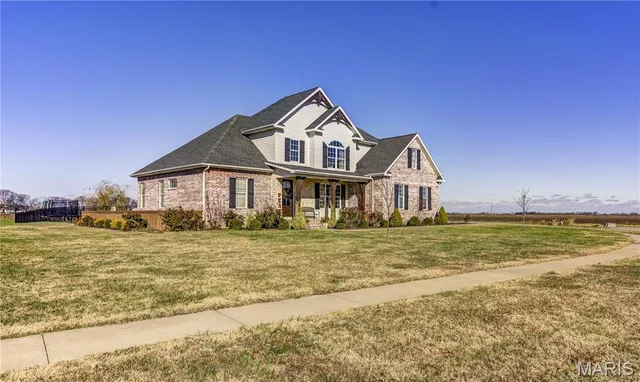 $695,000 | 1304 Primrose Road, Sikeston, MO 63801