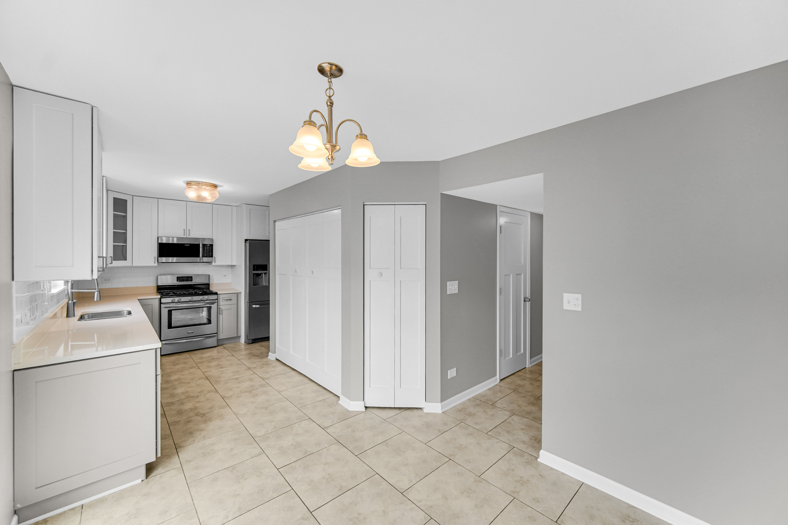 615 Red Barn Trail Bolingbrook, IL 60490 - Photo 5 of 15