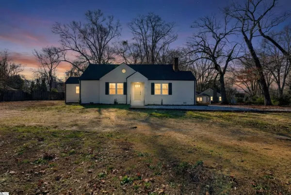 $675,000 | 11 Willow Springs Drive, Greenville, SC 29607