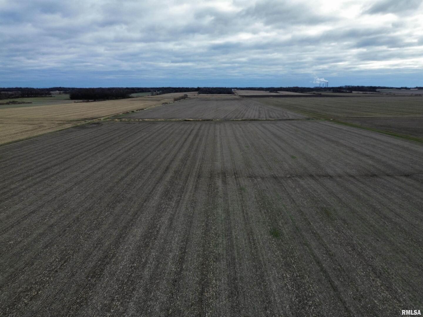 0 County Road 700 E Road Mount Carmel, IL 62863 - Photo 27 of 29 a view of an ocean and beach