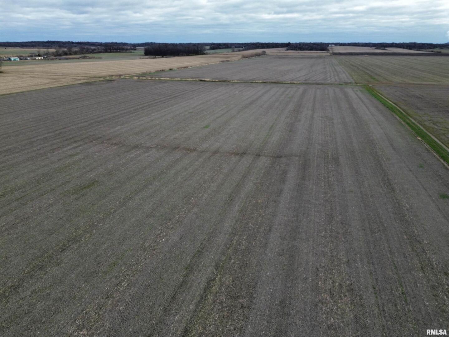 0 County Road 700 E Road Mount Carmel, IL 62863 - Photo 28 of 29 a view of an ocean beach