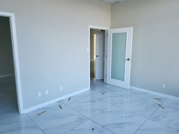 $3,995 | 70 South Front Street, Memphis, TN 38103