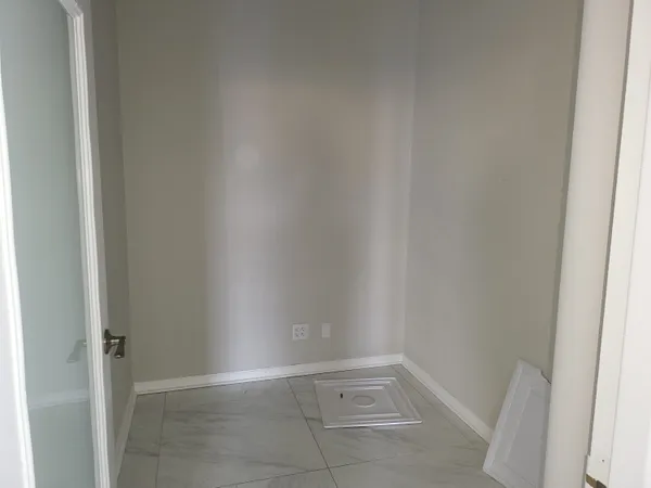 $3,995 | 70 South Front Street, Memphis, TN 38103